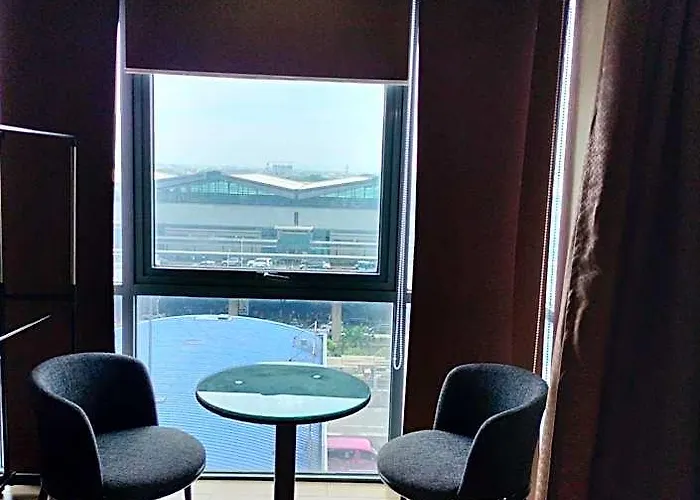 Rqui Condotel Near Airport Hotel
