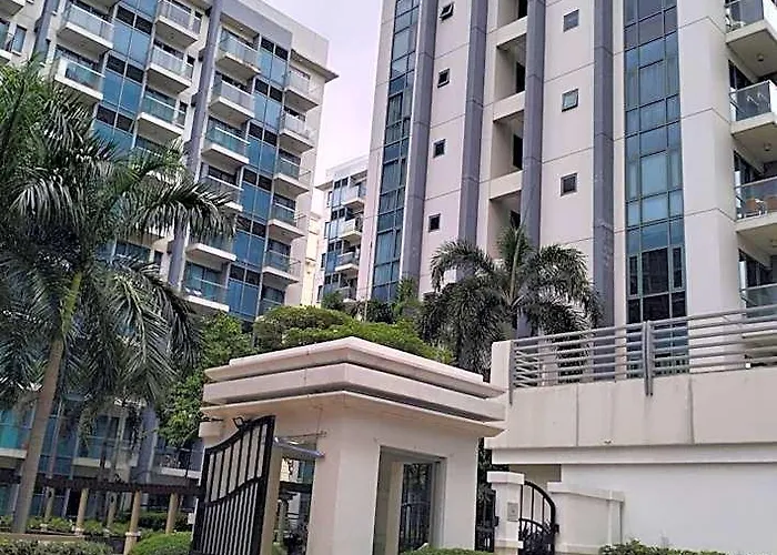 Hotel Rqui Condotel Near Airport Manille