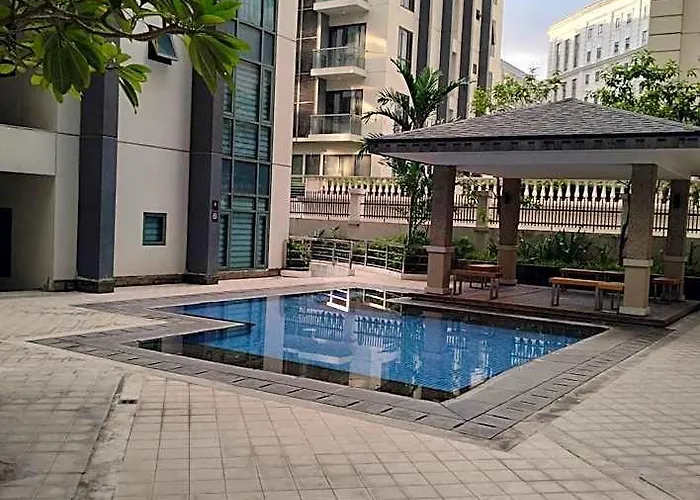 Hotel Rqui Condotel Near Airport Manille